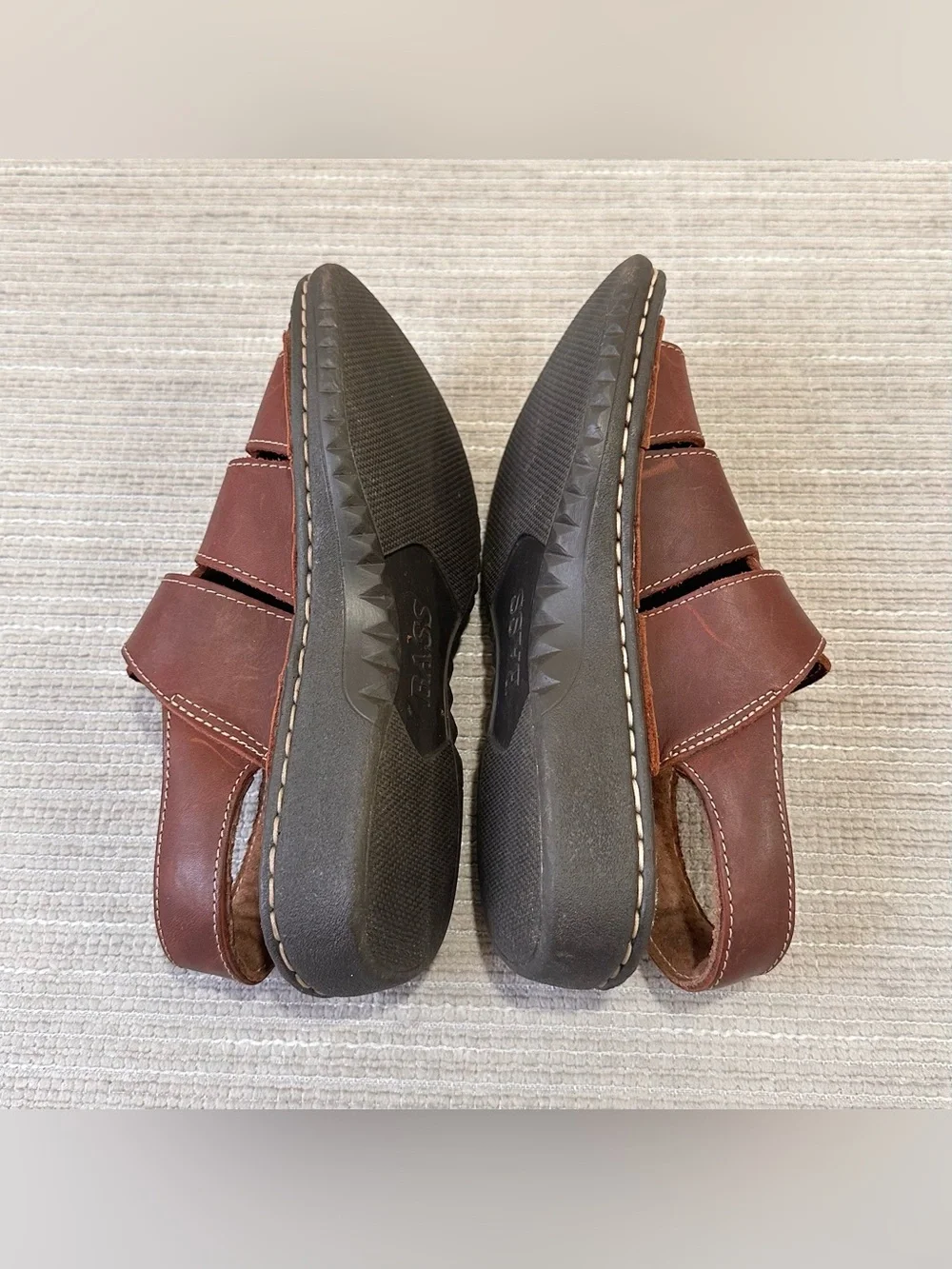 Bass boys brown